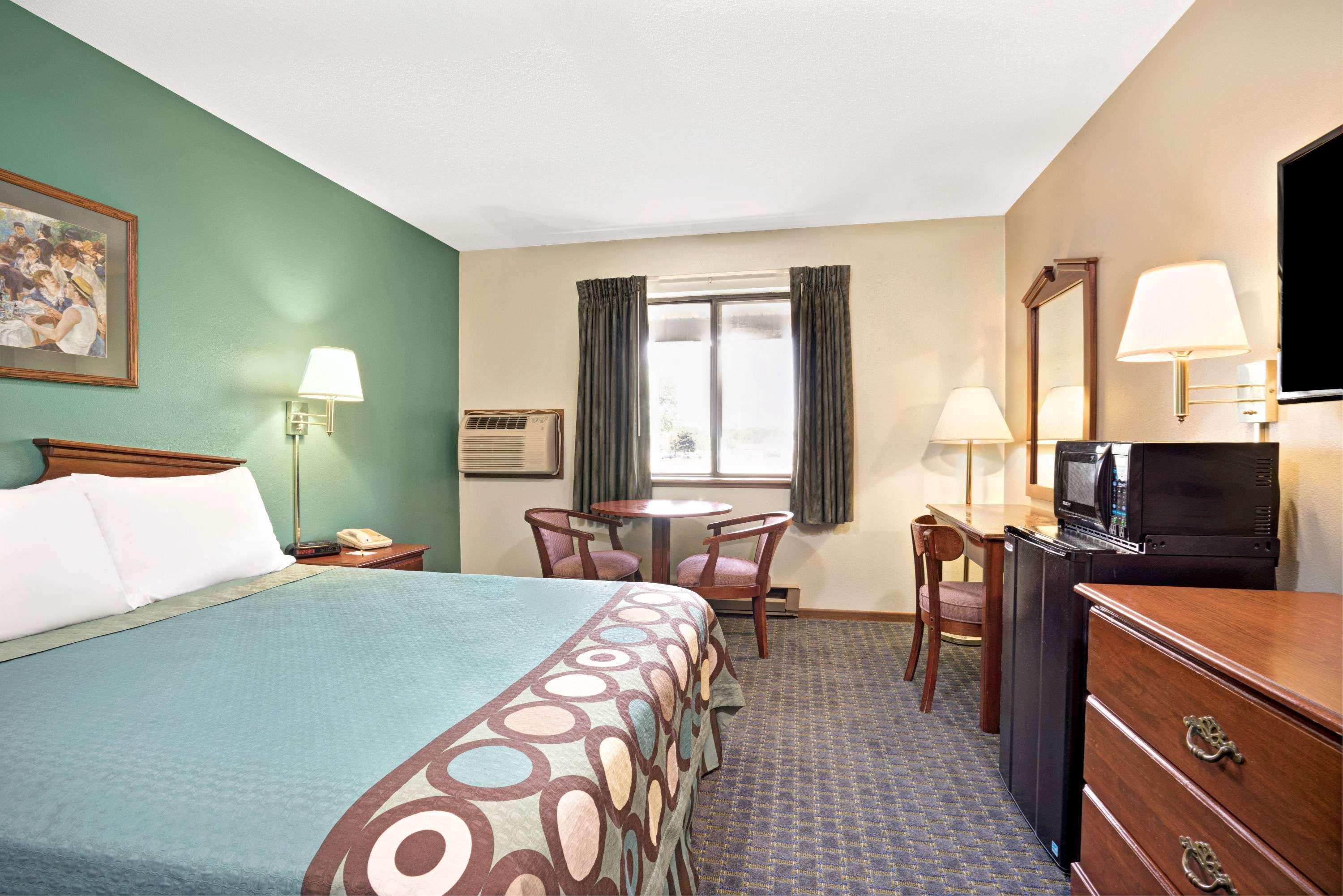 Super 8 By Wyndham Hudson Hotel Luaran gambar