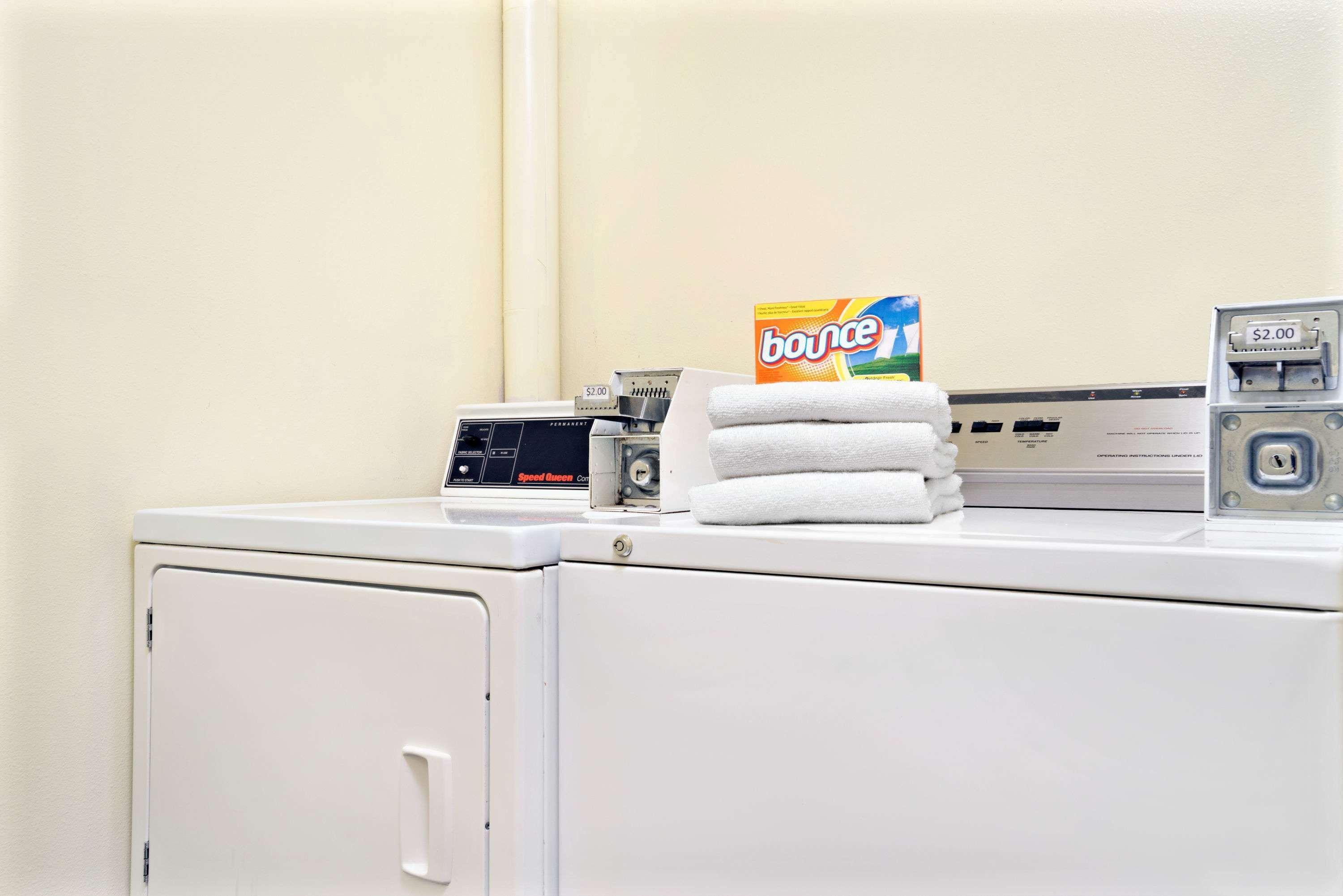 Super 8 By Wyndham Hudson Hotel Luaran gambar
