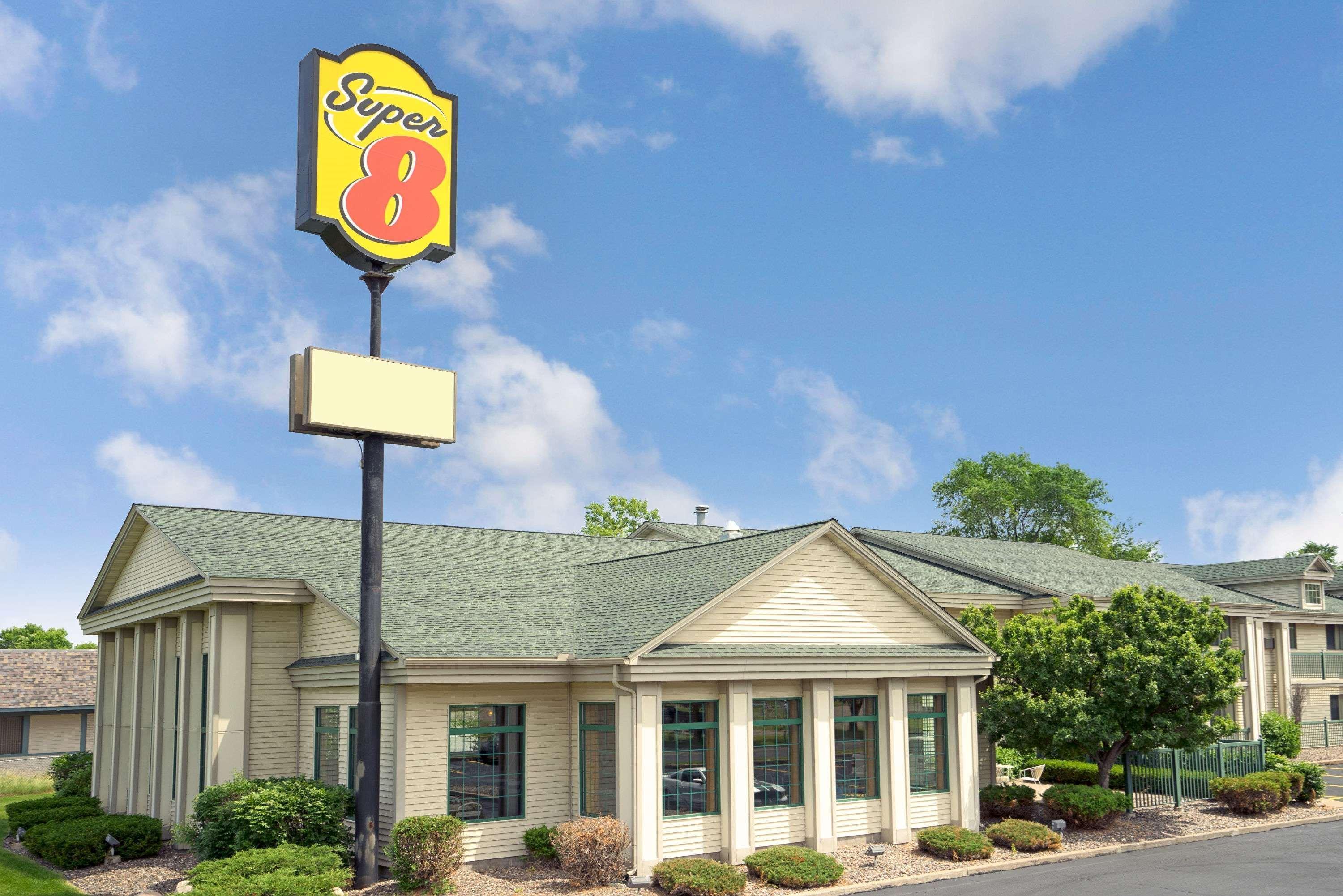 Super 8 By Wyndham Hudson Hotel Luaran gambar