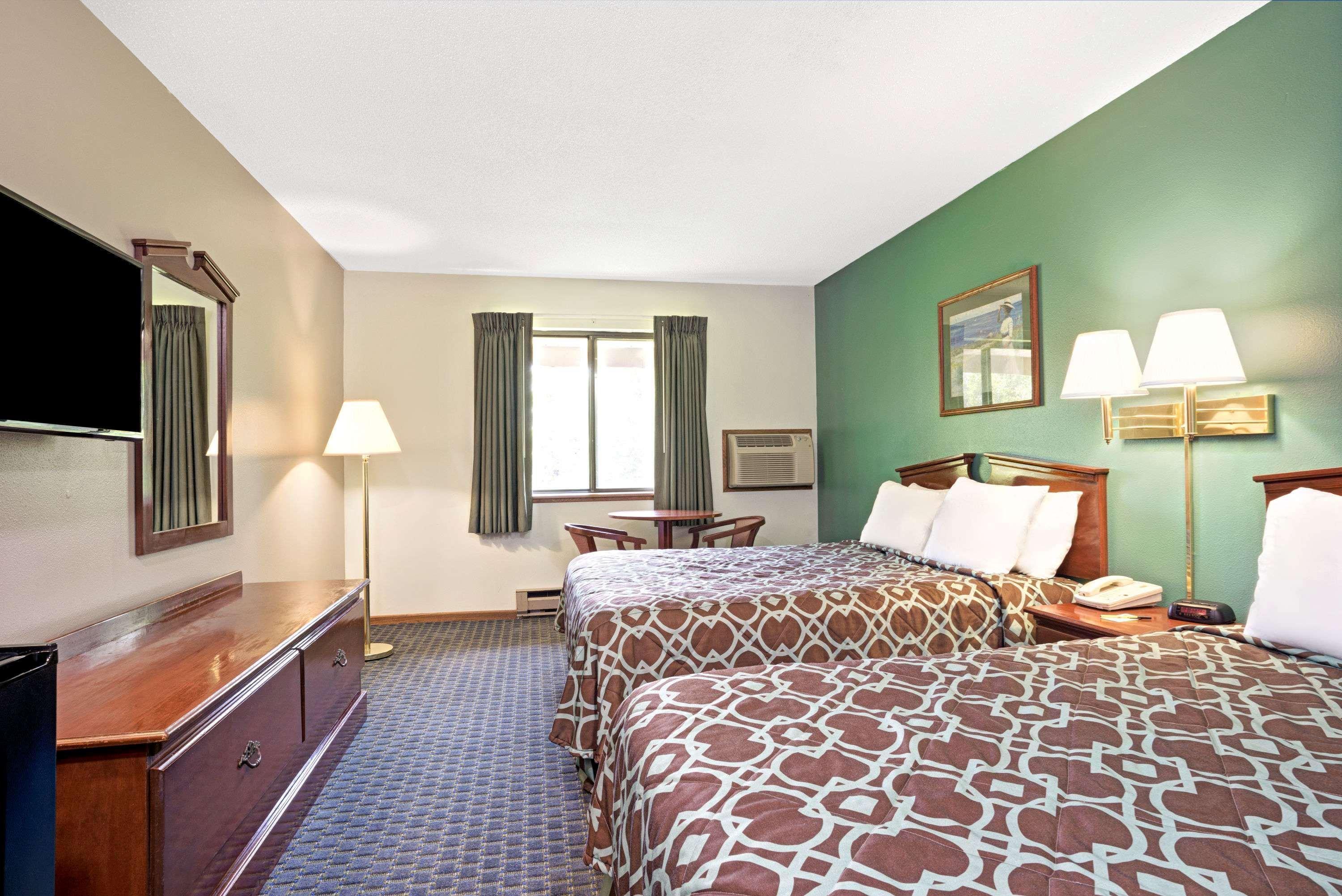Super 8 By Wyndham Hudson Hotel Luaran gambar