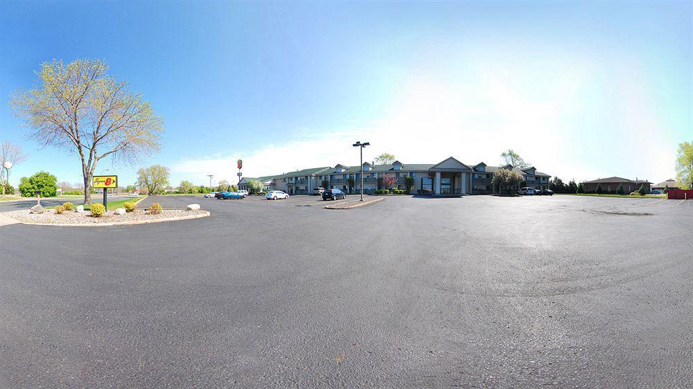 Super 8 By Wyndham Hudson Hotel Luaran gambar